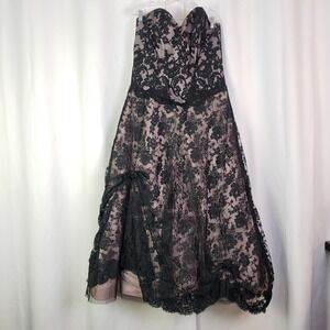 Skinz New York Black Floral Lace Strapless Evening Gown Sweetheart Nude Lining
